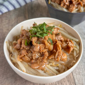コスパ最強♩ガッツリ豚もやし丼