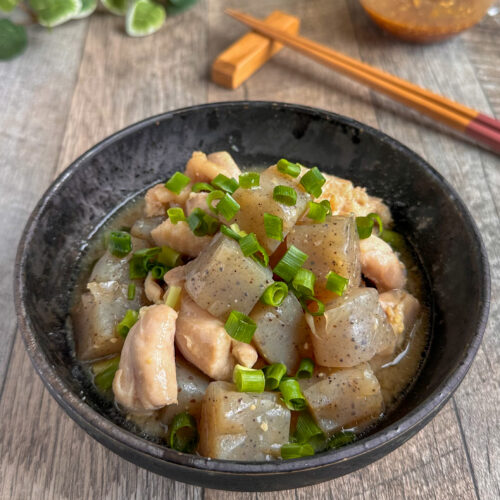煮るだけで絶品♩鶏蒟蒻の味噌煮